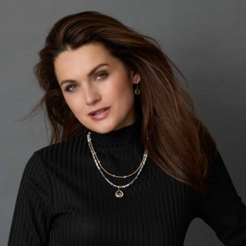 BERNADETTE – Wandelbare Halskette mit Mondscheingrau & Goldakzenten