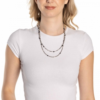 SABINE – Wandelbarer Look in Schwarz-Weiß