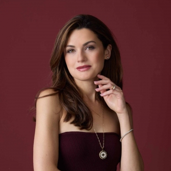 Ohrstecker CATHERINE – Golden glänzende Eleganz