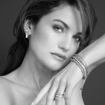 SARAH – Quadratischer Glanz im Pavé-Stil