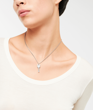 LJ-0313-N-40 LIEBESKIND BERLIN Kette, Anhänger mit Herz-Detail 40 cm in Edelstahl