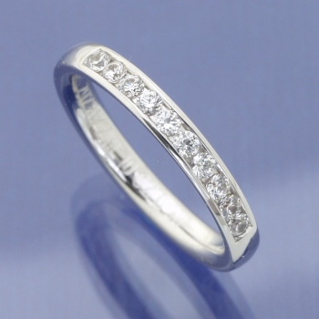 Verlobungsring und Vorsteckring mit 0,30 ct Brillanten.