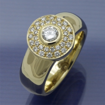 Ring aus 750/°°° Gelbgold