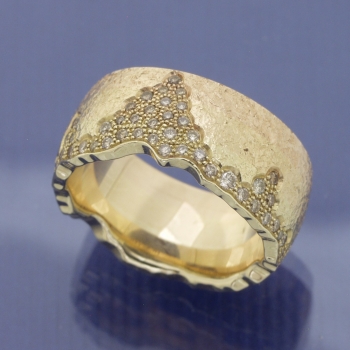 585 Ring Morgenröte mit 0,75 ct Brillanten.