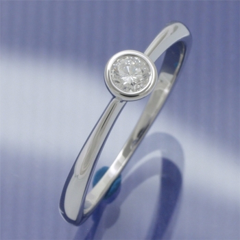 Solitaire Ring mit 0,15 ct